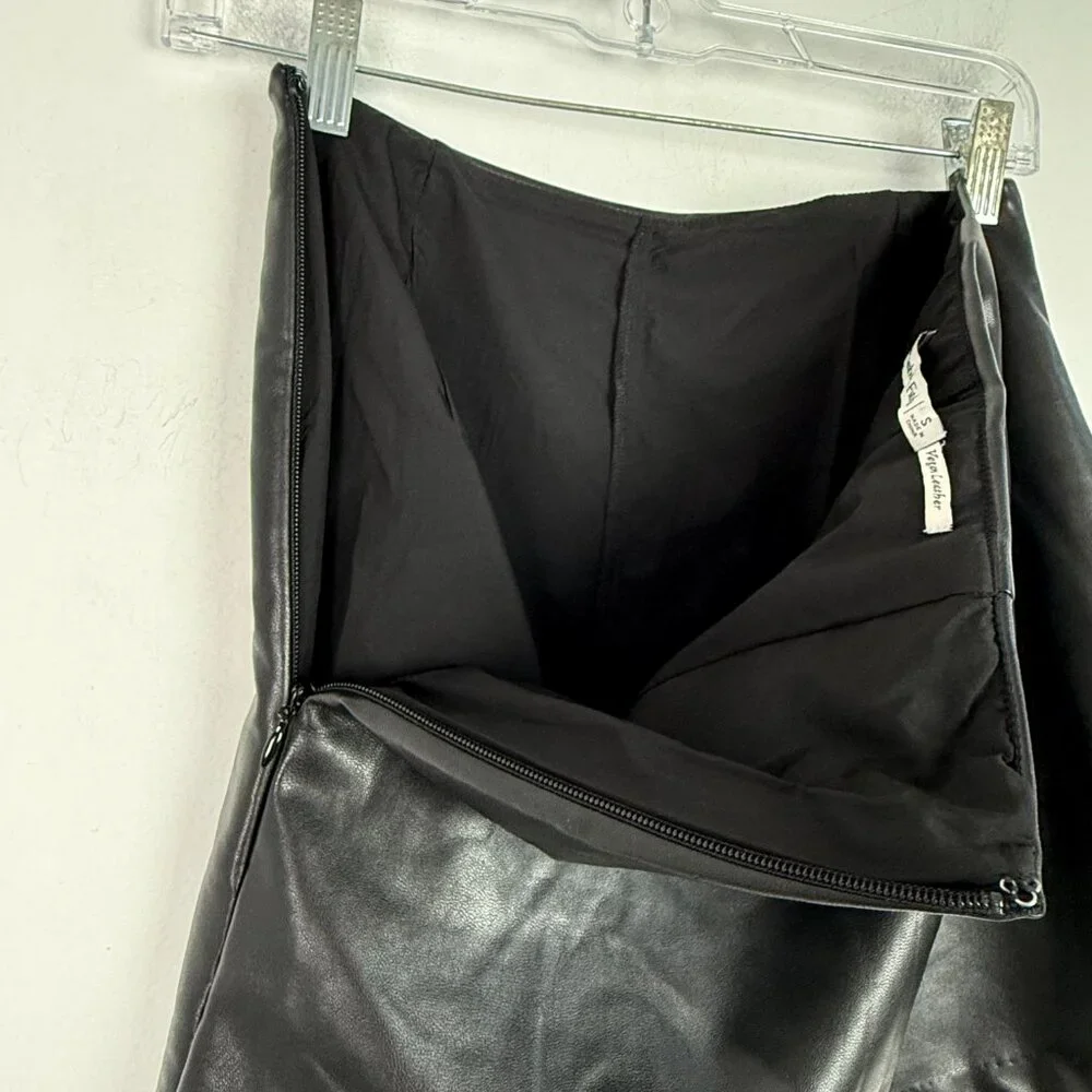 Abercrombie & Fitch Vegan Leather Mini Skort Skirt Black Size Small S EUC - Picture 11 of 12